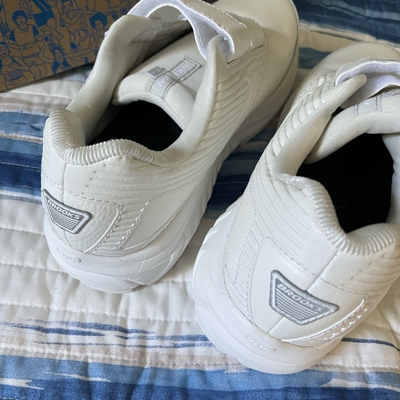 Brooks Addiction Walker 9.5 White - Picture 4 of 7